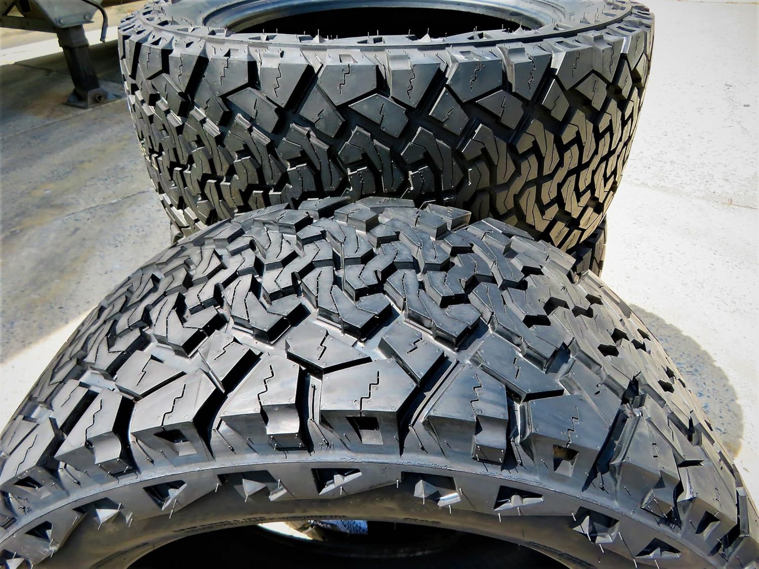 Venom-Power-Terra-Hunter-XT-XT-TruckSUV-All-Terrain-Mud-Off-Road-Radial-Tire-24560R18-2456018-24560-18-109H-Load-Range-XL-4-Ply-BSW-Black-Side-Wall.jpg